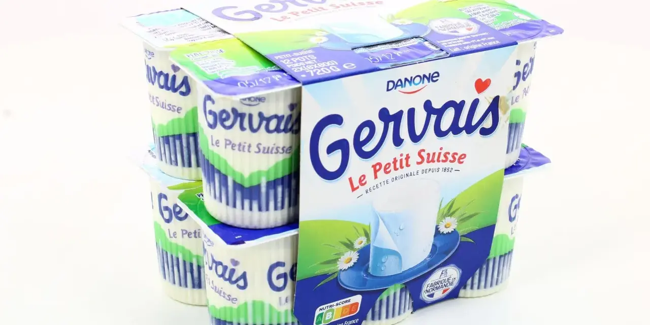 Pack de 12 pots de Gervais Le Petit Suisse nature. Idéal pour une recette facile et gourmande.