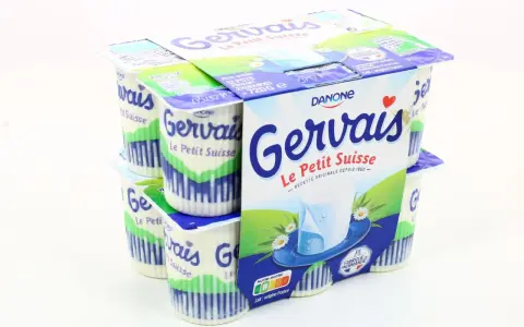 Pack de 12 pots de Gervais Le Petit Suisse nature. Idéal pour une recette facile et gourmande.