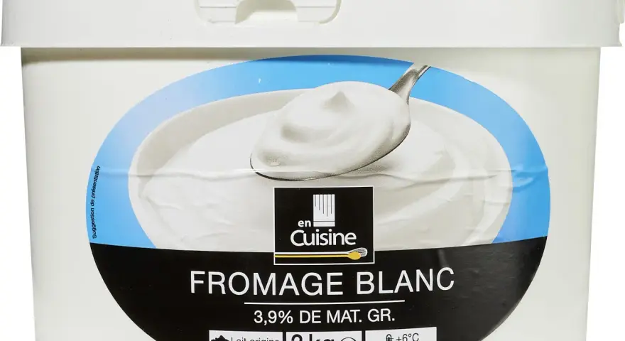 Seau de fromage blanc 3kg, 3,9% de matière grasse. Idéal pour un régime léger et savoureux.